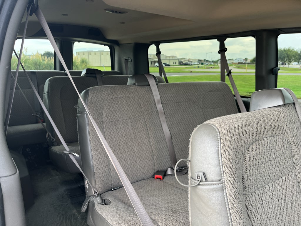 2025 Chevrolet Express Passenger 1LT