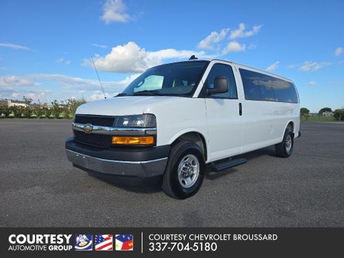 2025 Chevrolet Express Passenger 1LT