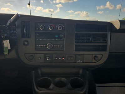 2025 Chevrolet Express Passenger 1LT