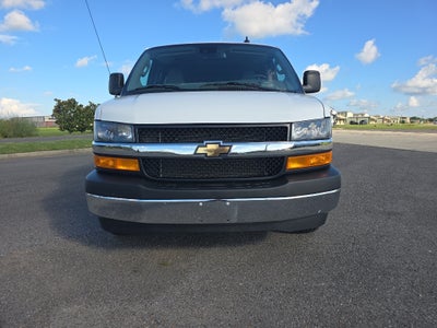 2025 Chevrolet Express Passenger 1LT