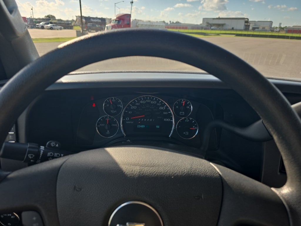 2025 Chevrolet Express Passenger 1LT