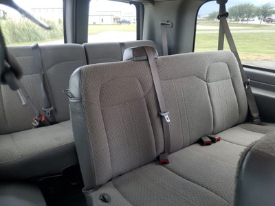 2025 GMC Savana Passenger LT