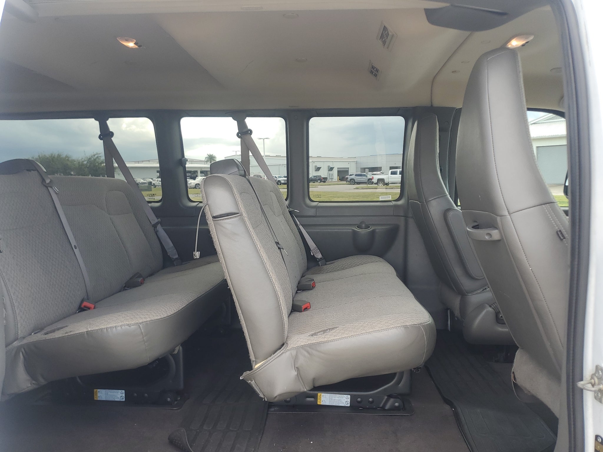 2025 GMC Savana Passenger LT