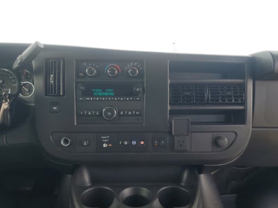 2025 GMC Savana Passenger LT