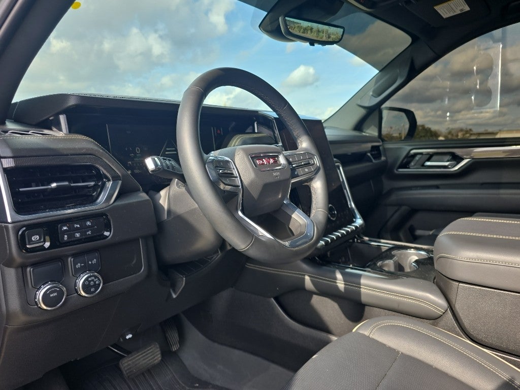 2025 GMC Yukon Elevation