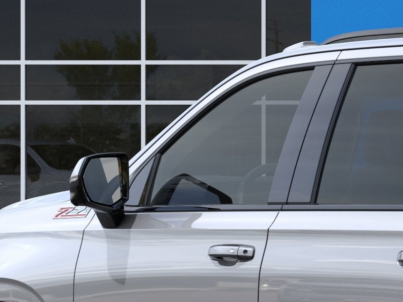 2027 Chevrolet Suburban Z71 - Photo 12