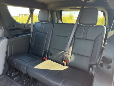 2025 Chevrolet Suburban RST