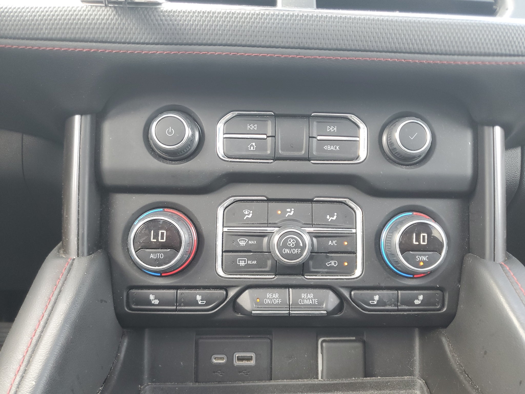 2022 Chevrolet Suburban RST