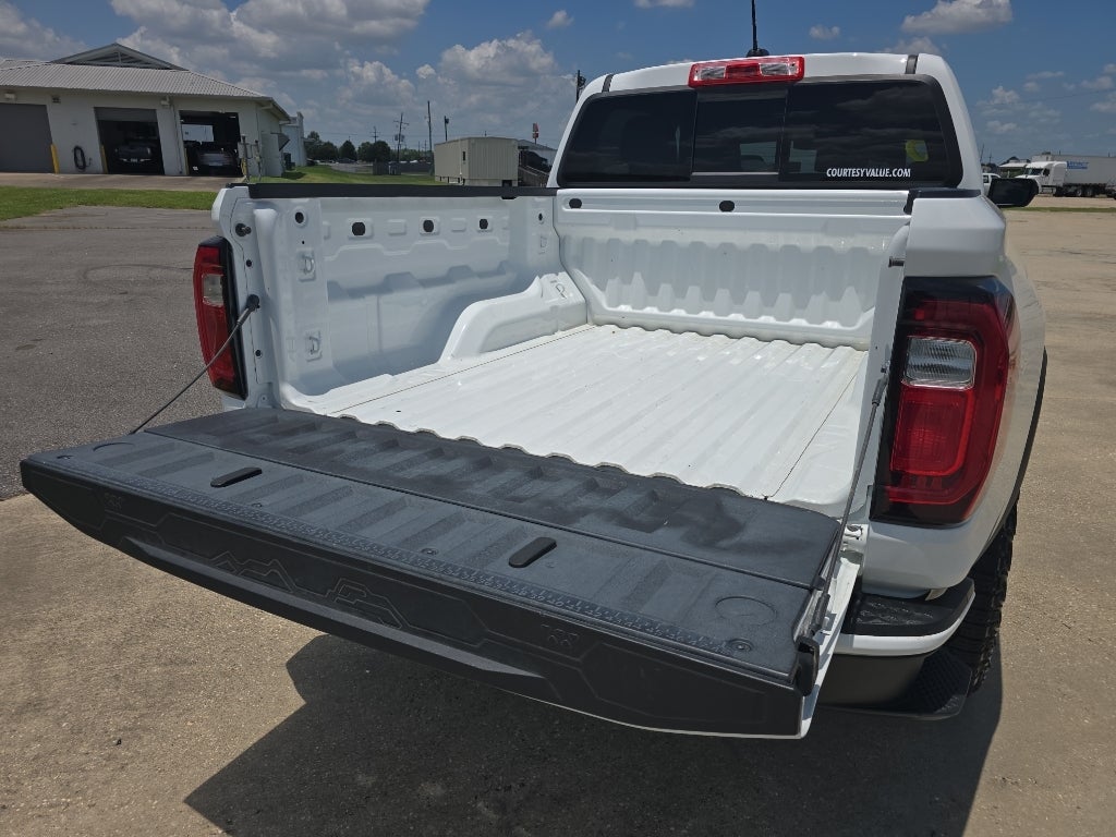 2023 GMC Canyon 4WD AT4