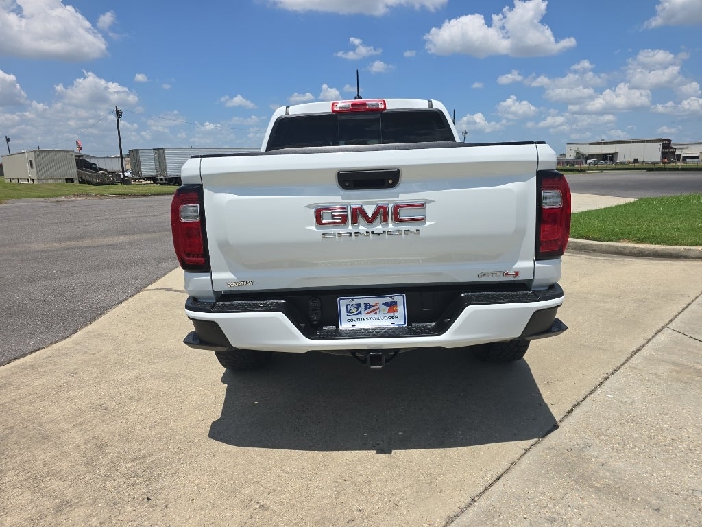 2023 GMC Canyon 4WD AT4