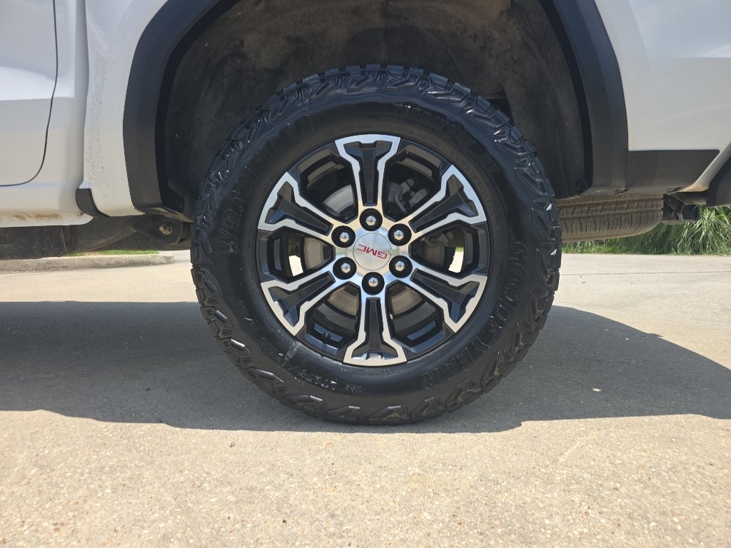 2023 GMC Canyon 4WD AT4