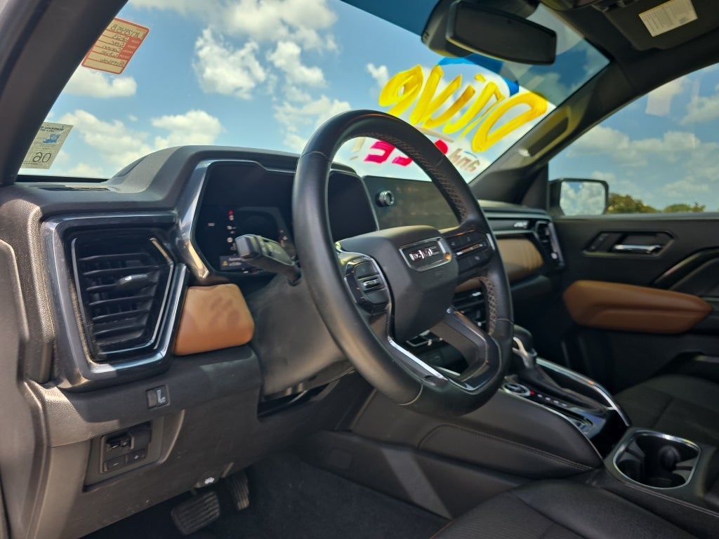 2023 GMC Canyon 4WD AT4