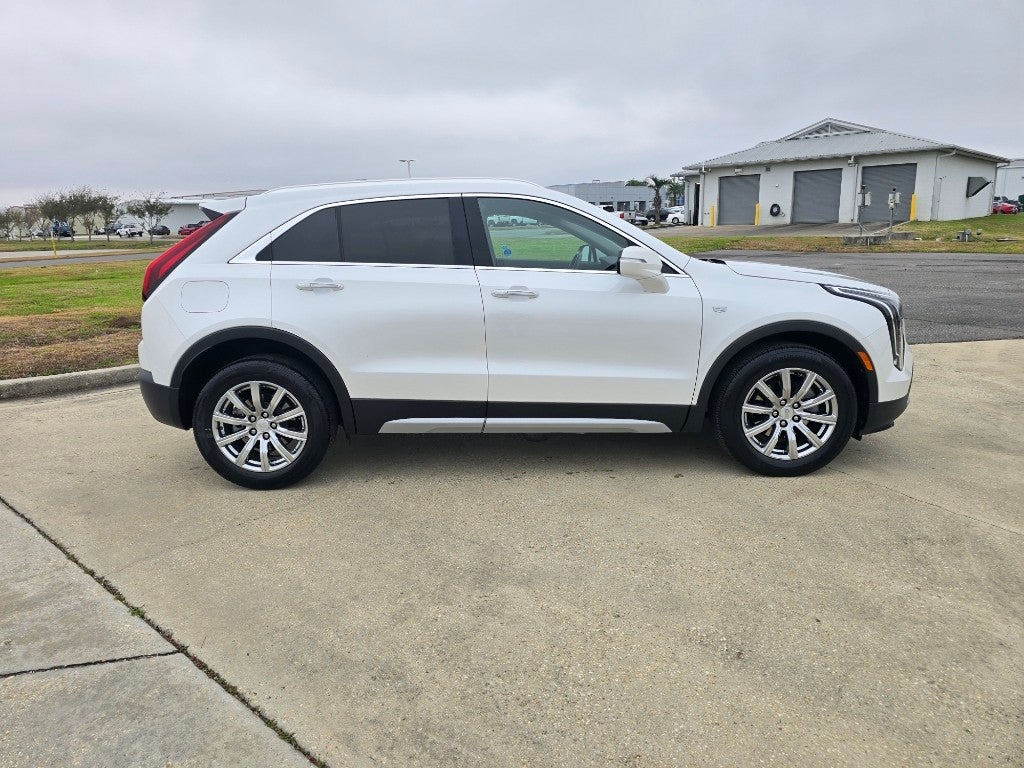 2022 Cadillac XT4 Premium Luxury