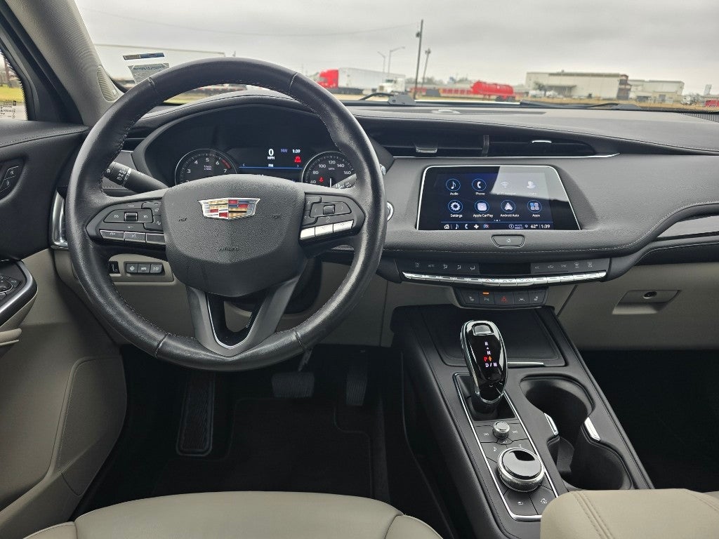 2022 Cadillac XT4 Premium Luxury