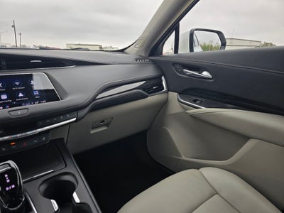 2022 Cadillac XT4 Premium Luxury