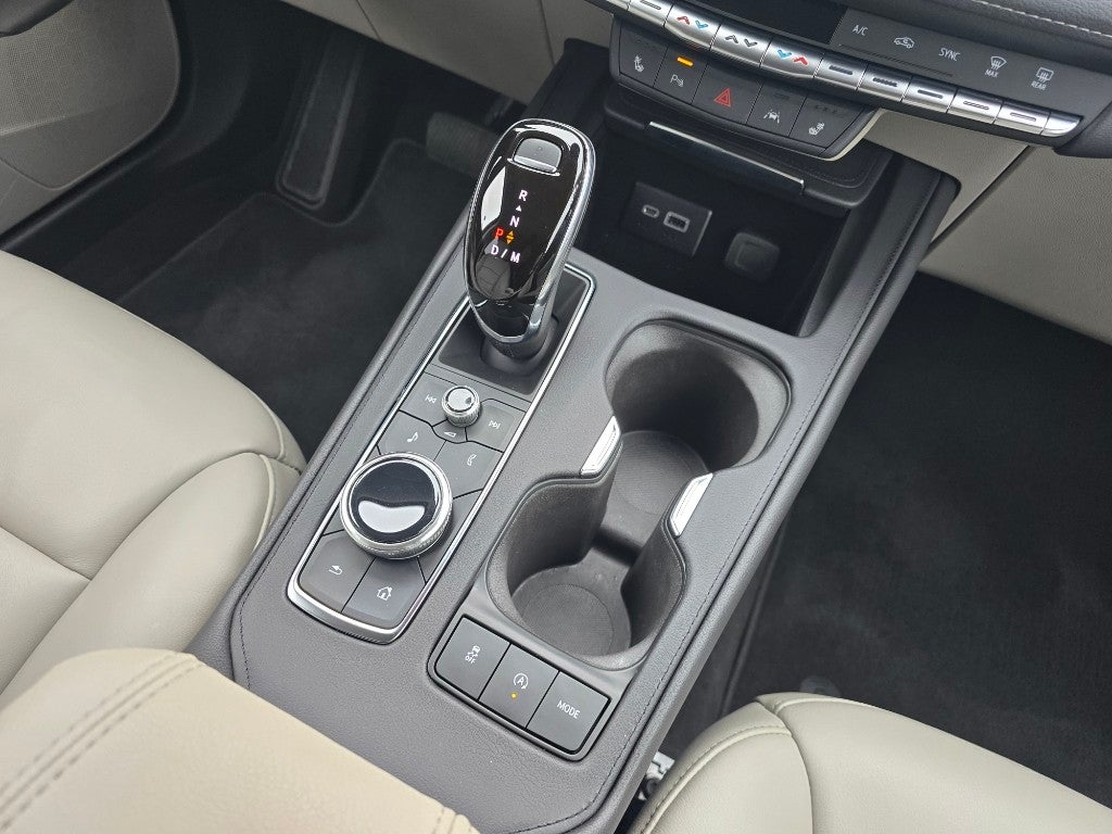 2022 Cadillac XT4 Premium Luxury