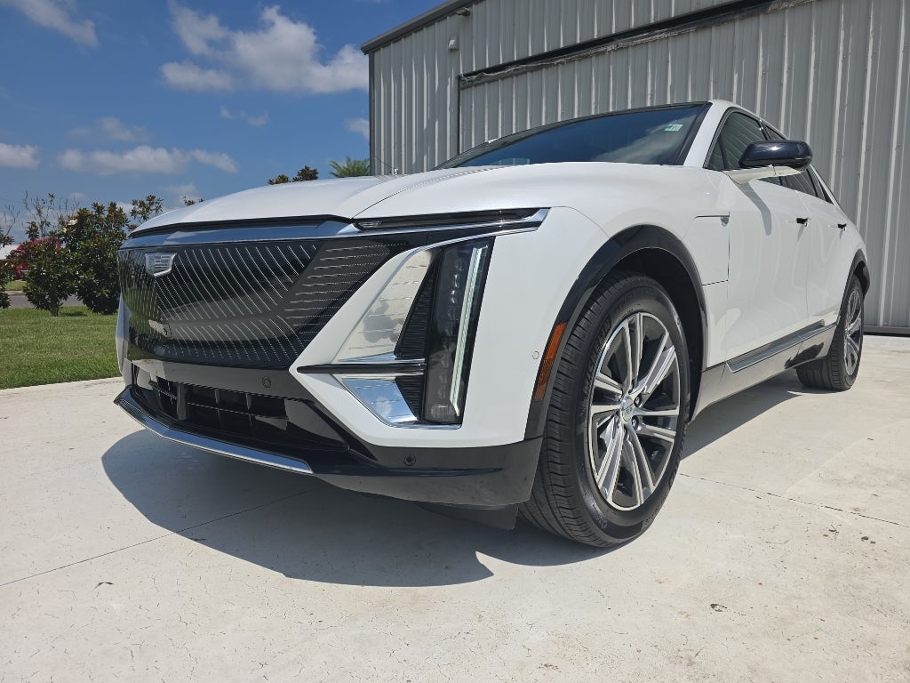 2024 Cadillac LYRIQ Luxury 1