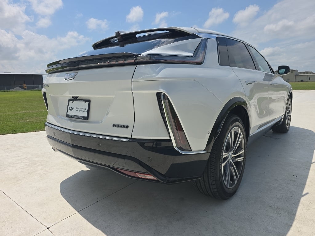 2024 Cadillac LYRIQ Luxury 1