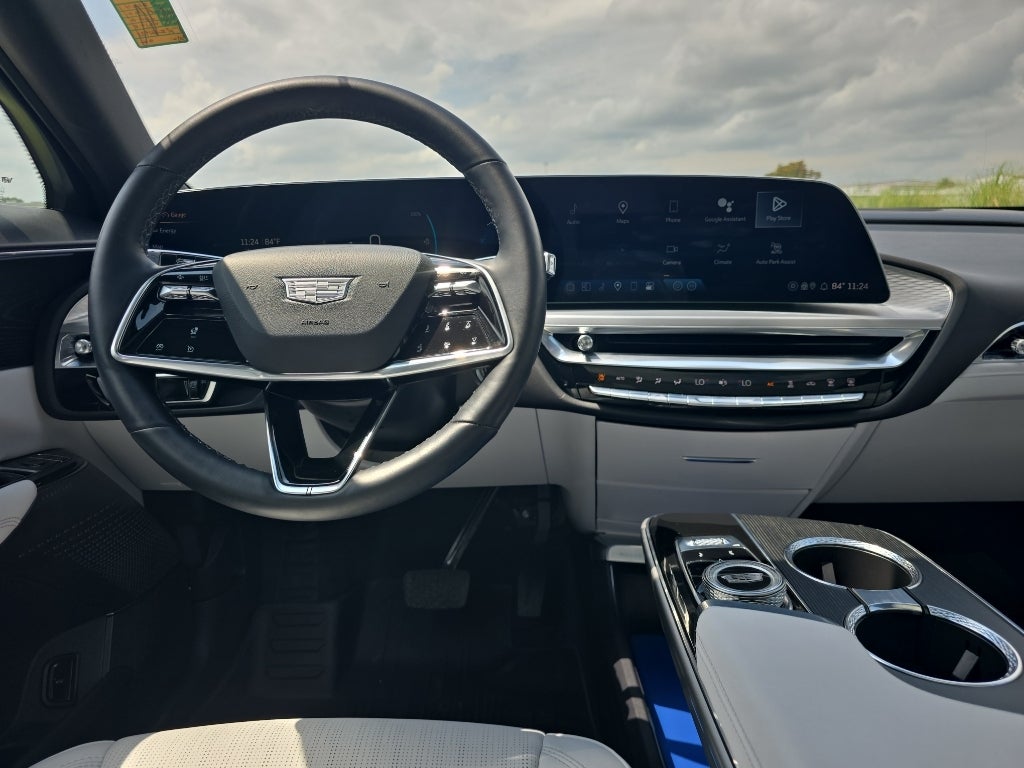 2024 Cadillac LYRIQ Luxury 1