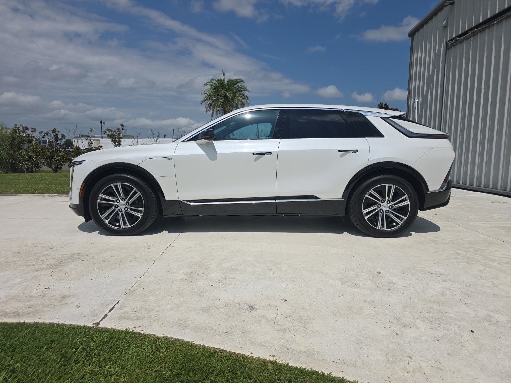 2024 Cadillac LYRIQ Luxury 1