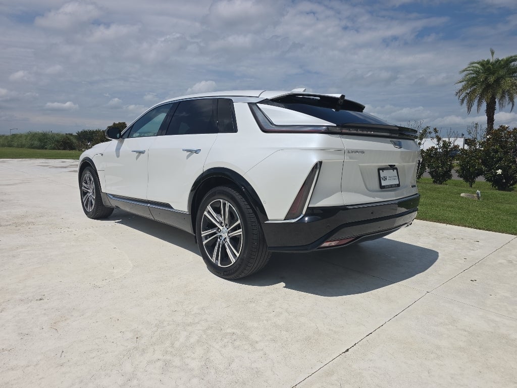 2024 Cadillac LYRIQ Luxury 1