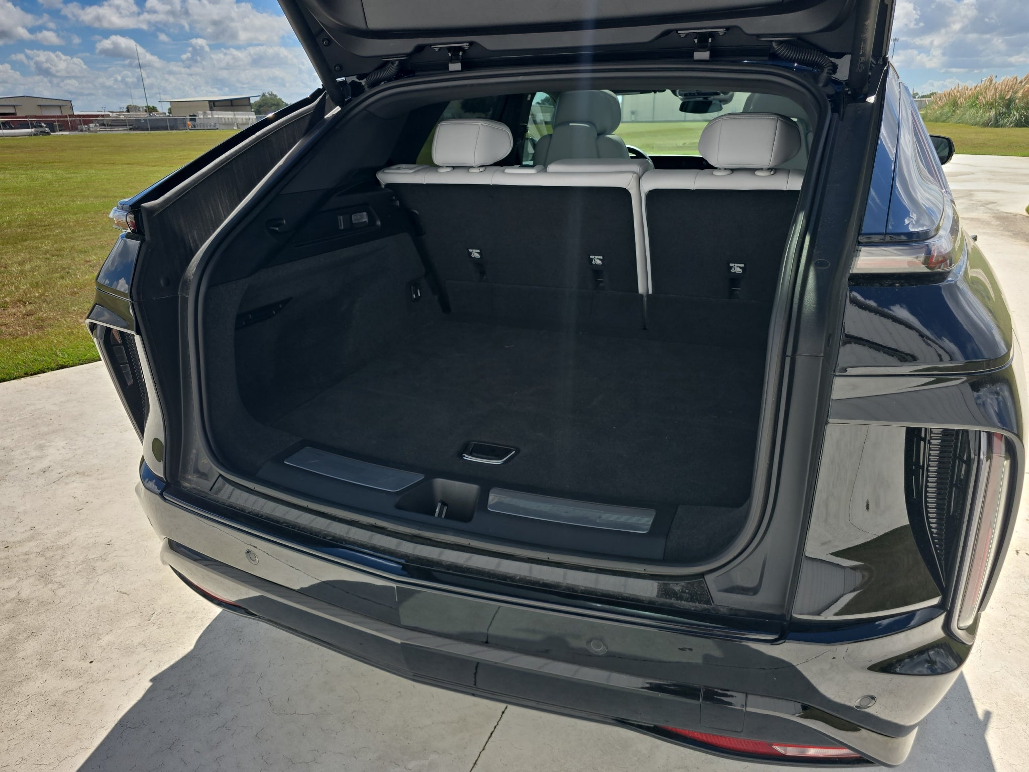 2024 Cadillac LYRIQ Sport 1