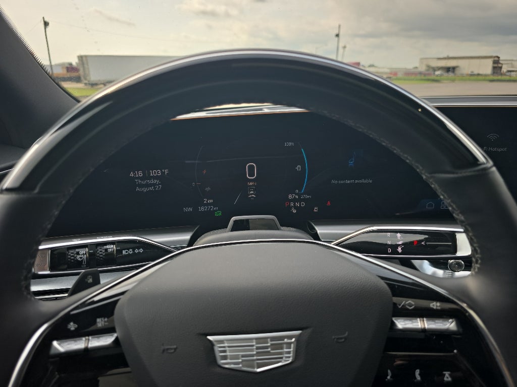 2025 Cadillac LYRIQ Luxury 3