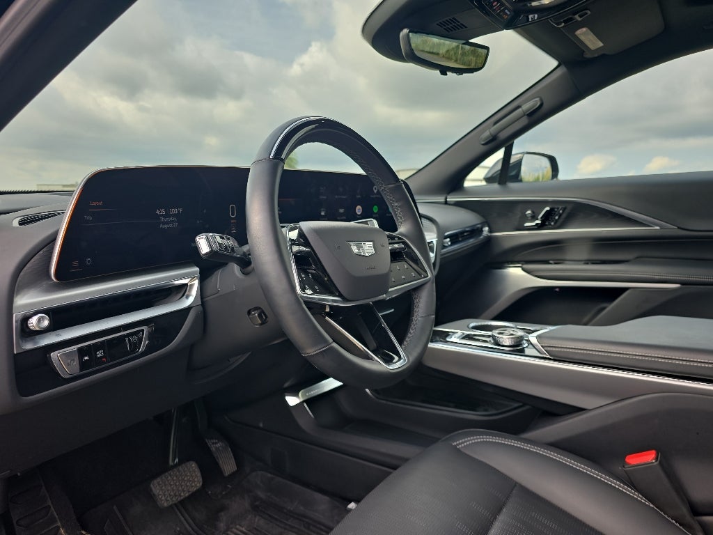 2025 Cadillac LYRIQ Luxury 3
