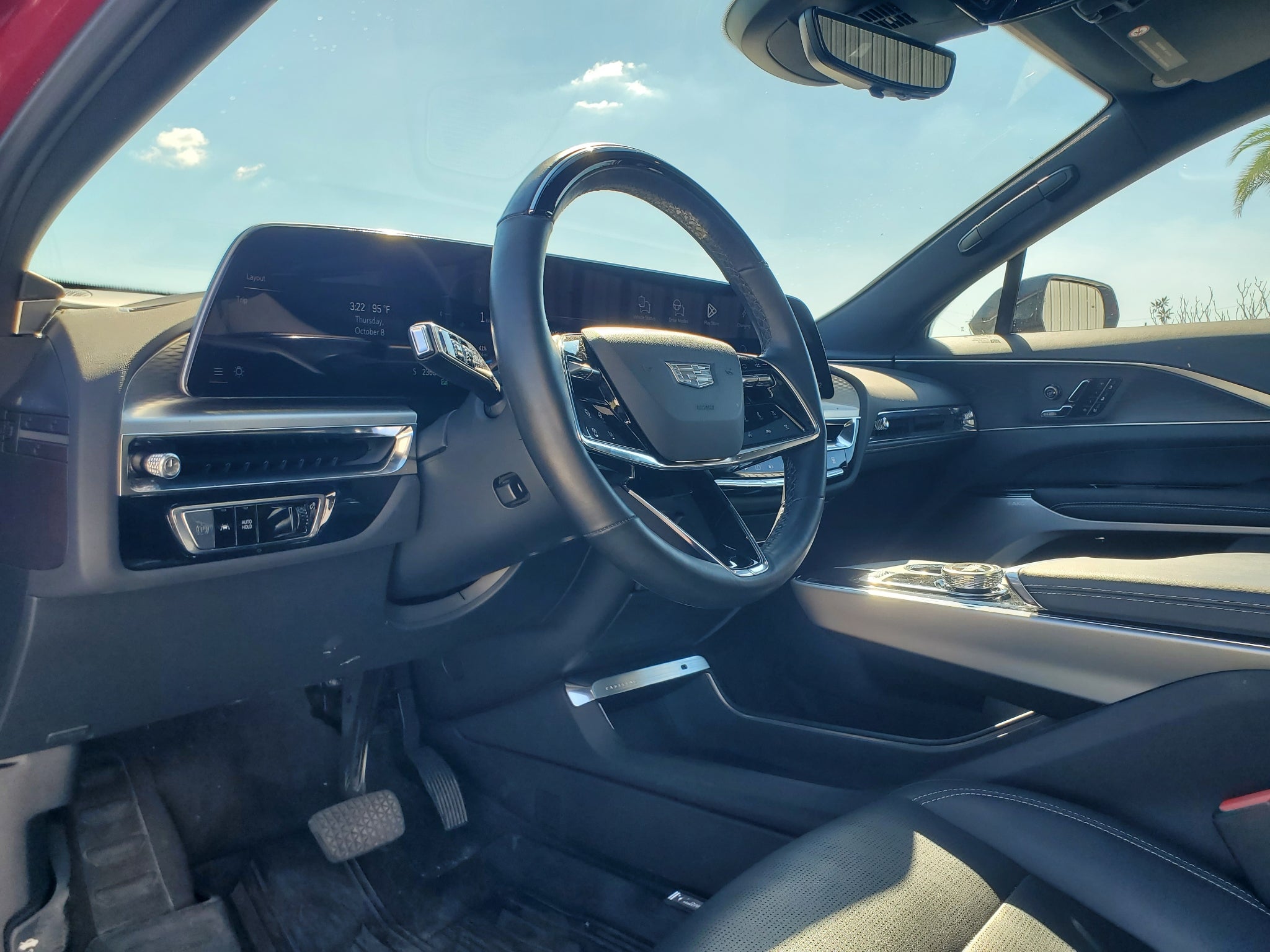 2025 Cadillac LYRIQ Luxury 3