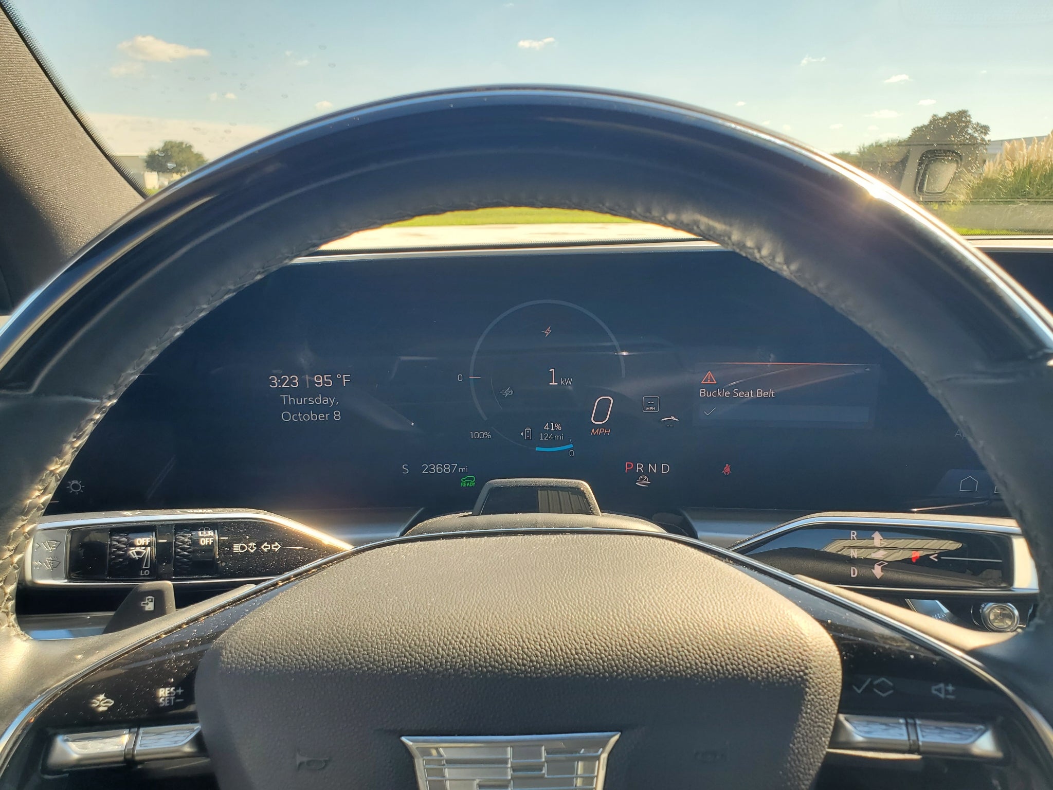 2025 Cadillac LYRIQ Luxury 3