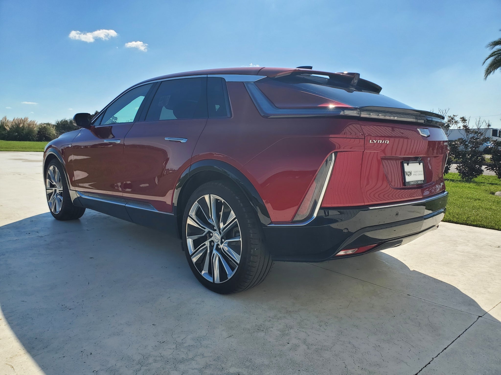 2025 Cadillac LYRIQ Luxury 3