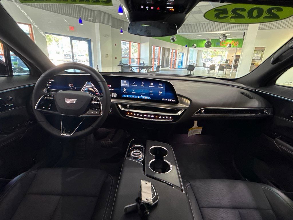 2025 Cadillac LYRIQ Sport 1