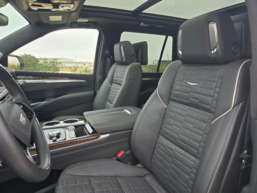 2025 Cadillac Escalade Sport Platinum