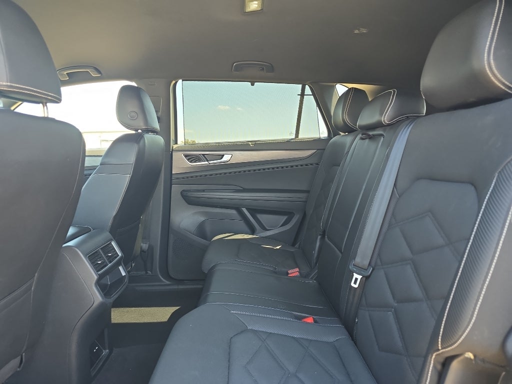 2024 Volkswagen Atlas Cross Sport 2.0T SE w/Technology