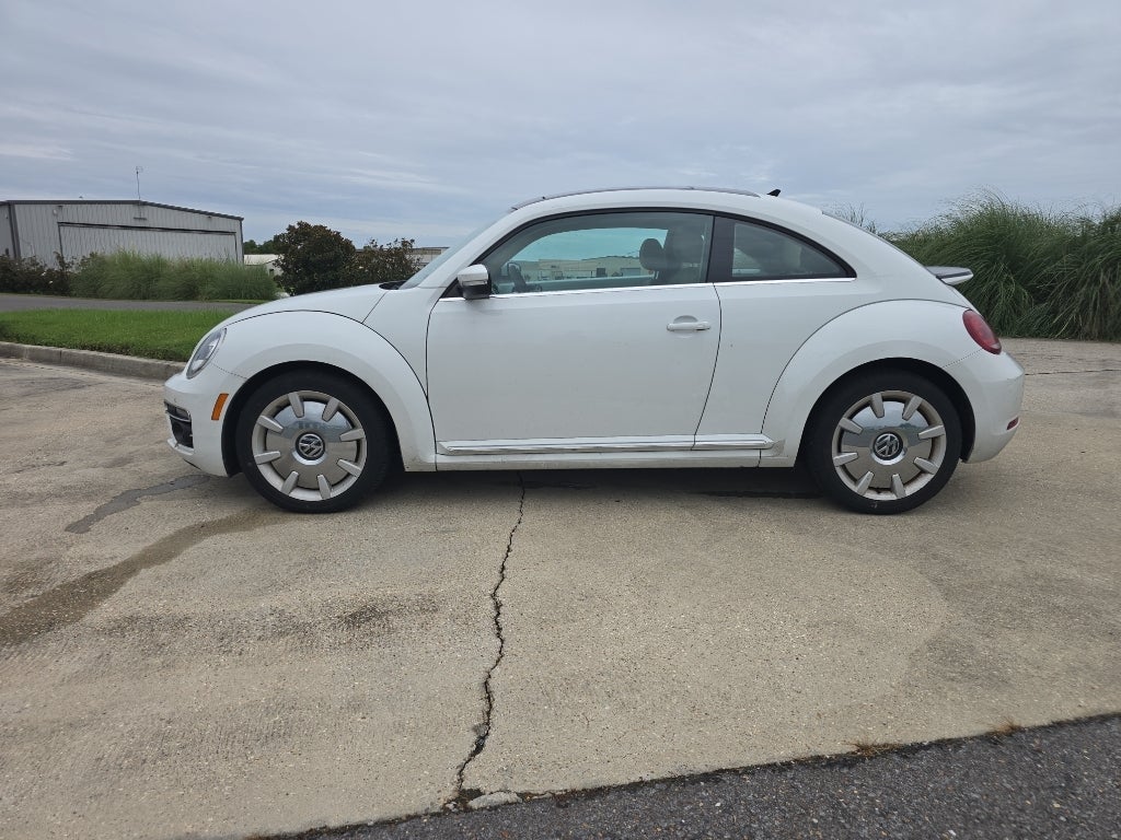 2018 Volkswagen Beetle SE