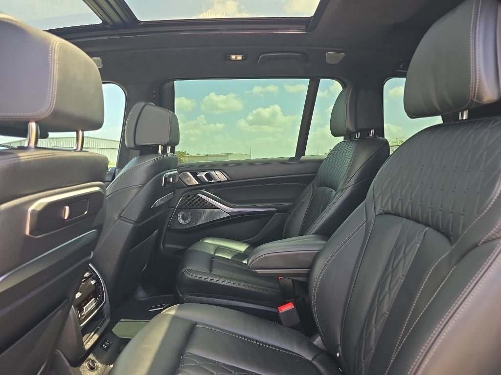 2025 BMW X7 M60i