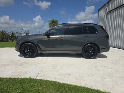 2025 BMW X7 M60i