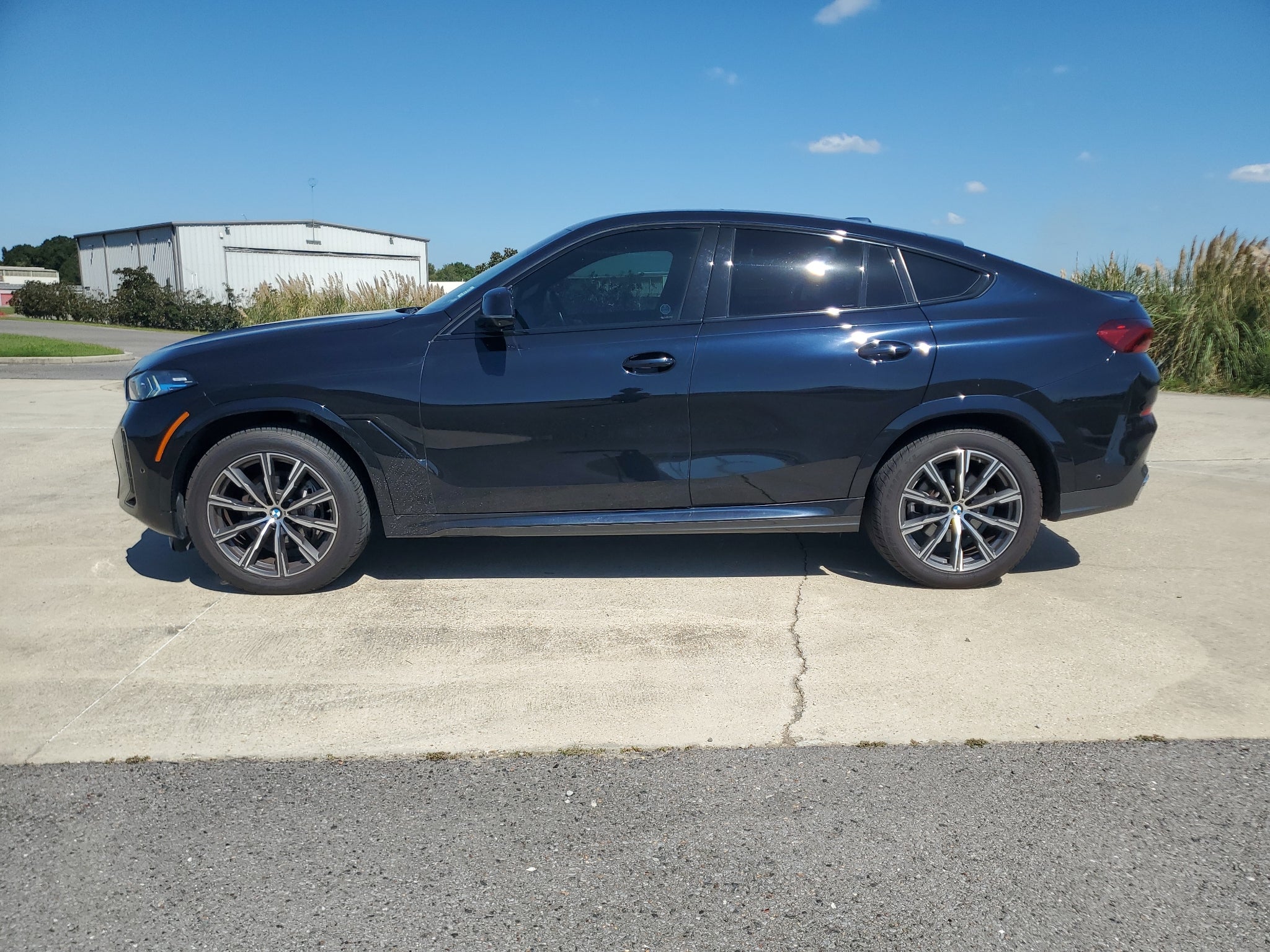 2025 BMW X6 xDrive40i
