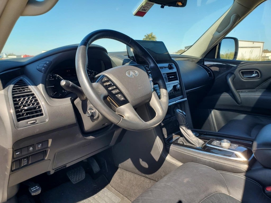 2024 INFINITI QX80 LUXE