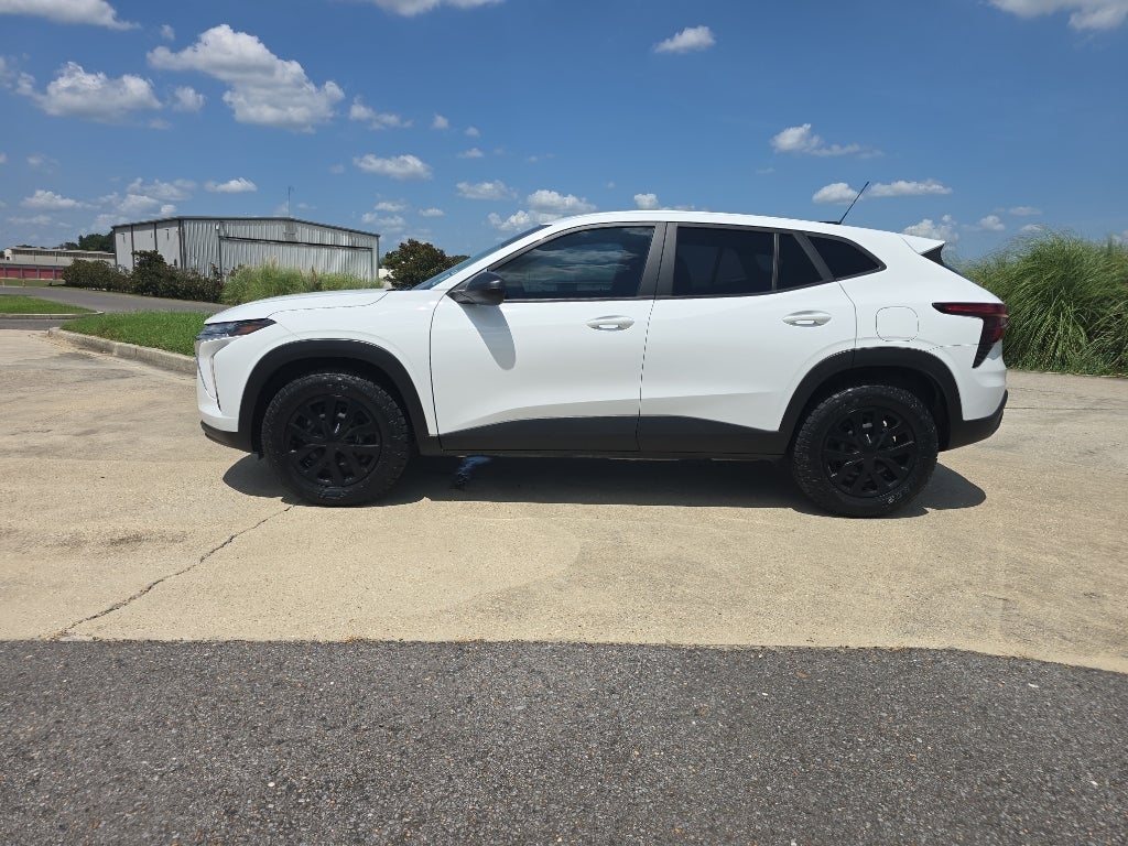 2025 Chevrolet Trax LS