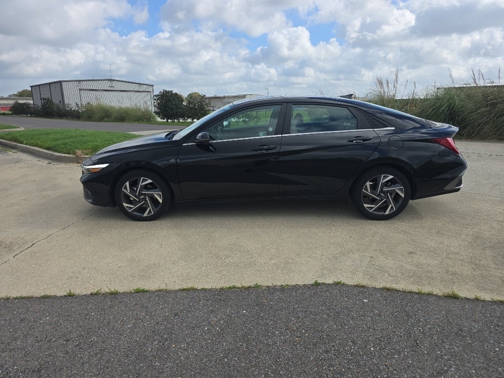 2025 Hyundai Elantra Limited