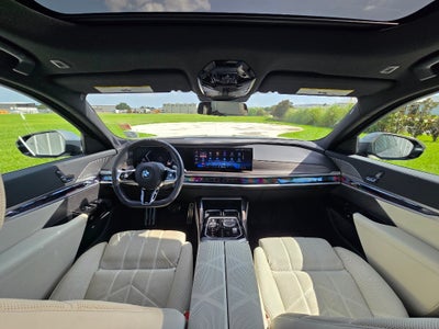 2024 BMW 7 Series 740i
