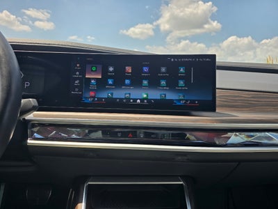2024 BMW 7 Series 740i