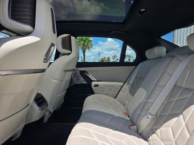 2024 BMW 7 Series 740i