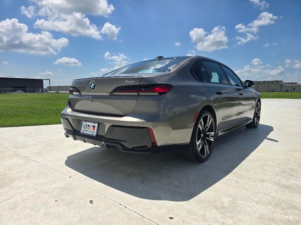 2024 BMW 7 Series 740i