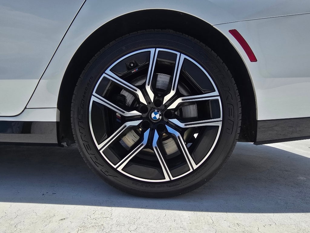 2023 BMW 7 Series 760i xDrive