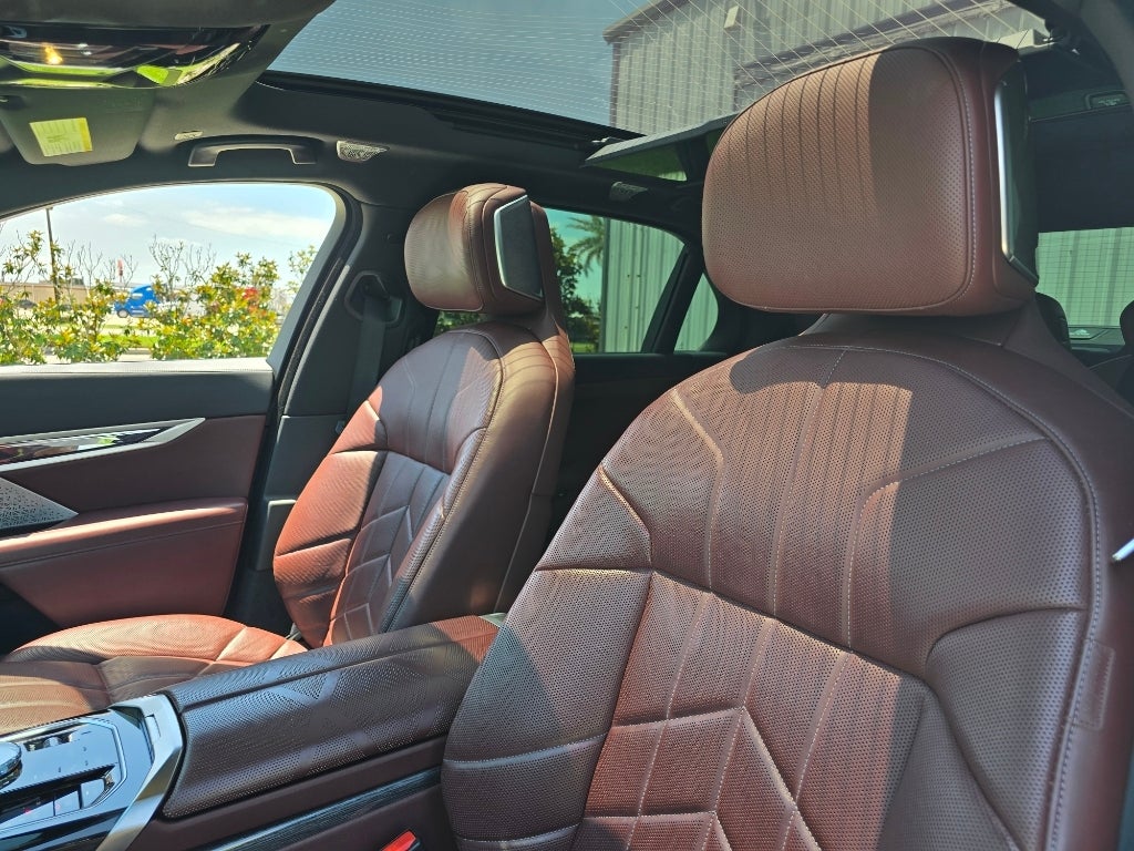 2023 BMW 7 Series 760i xDrive