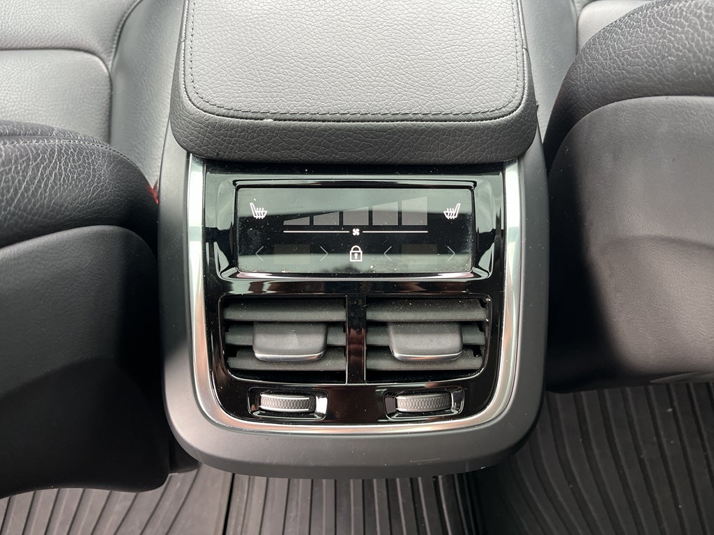 2020 Volvo XC90 Momentum